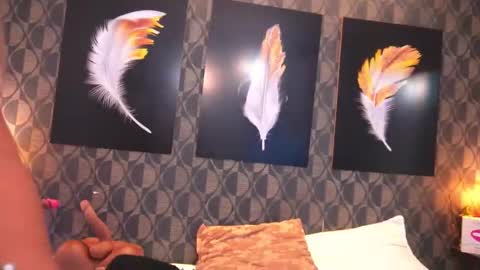 Snapshot of sharomross chatting on October 14, 3:57 pm Sharom online show from October 14, 3:57 pm