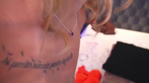 Snapshot of sharomross chatting on November 27, 4:53 pm Sharom online show from November 27, 4:53 pm