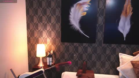 Snapshot of sharomross chatting on November 28, 4:42 pm Sharom online show from November 28, 4:42 pm