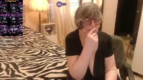 Snapshot of sharon_amore chatting on June 19, 9:13 am Helena online show from June 19, 9:13 am