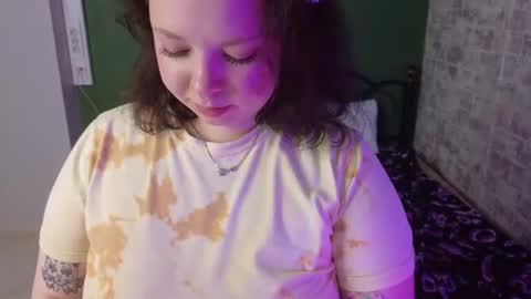 Snapshot of sharon_coxxx chatting on June 14, 2:24 am Sharon online show from June 14, 2:24 am