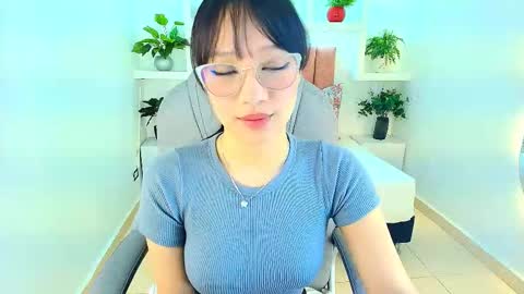 sharon_rosse__ online show from February 2, 7:01 pm