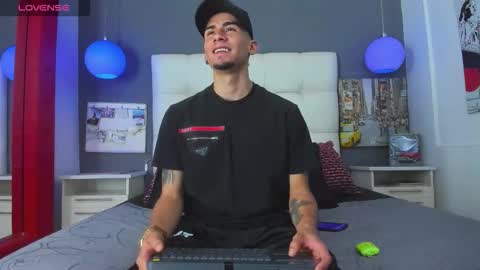 Snapshot of sharon_tyga20 chatting on November 16, 3:17 pm Sharon Tyga online show from November 16, 3:17 pm