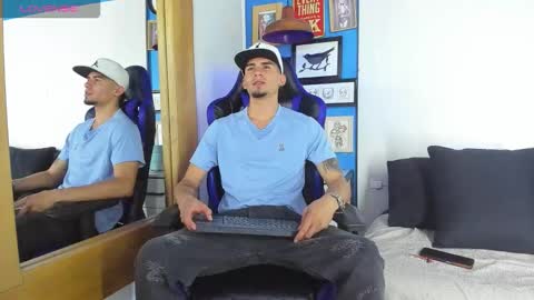 Snapshot of sharon_tyga20 chatting on December 14, 4:29 am Sharon Tyga online show from December 14, 4:29 am