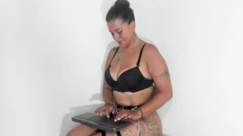 Snapshot of sharoncute17 chatting on June 3, 8:58 pm sharoncute17 online show from June 3, 8:58 pm