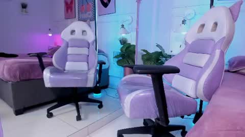 Snapshot of sharonn_adams chatting on June 11, 12:32 am Sharon online show from June 11, 12:32 am