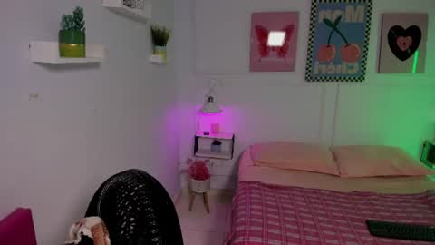 Sharon online show from June 16, 7:16 pm