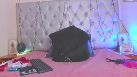 sharonths online show from June 10, 6:40 pm