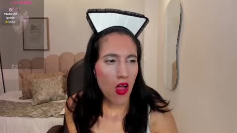 shary_leon_ online show from July 12, 1:24 pm