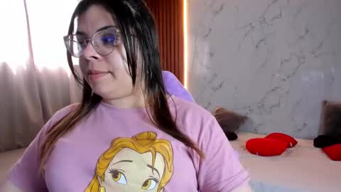 Snapshot of shasha_bloom chatting on September 10, 7:47 pm SASHA BLOOM online show from September 10, 7:47 pm