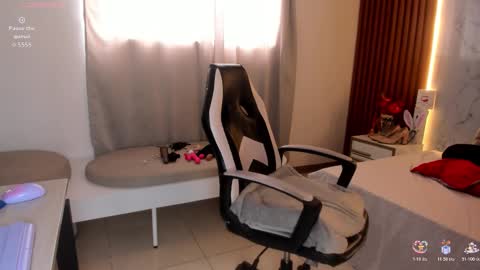 Snapshot of shasha_bloom chatting on November 26, 4:41 pm SASHA BLOOM online show from November 26, 4:41 pm