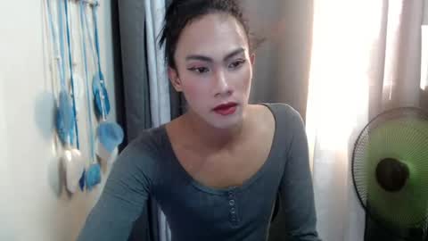 shasha_ishere online show from June 12, 8:02 am