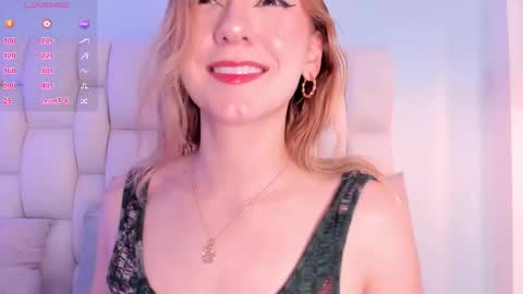 Snapshot of shatall_rouge chatting on November 9, 5:17 am Shantall online show from November 9, 5:17 am