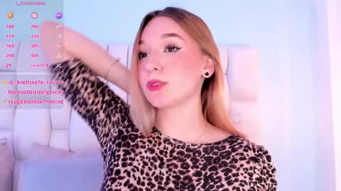 Snapshot of shatall_rouge chatting on November 23, 6:30 pm Shantall online show from November 23, 6:30 pm