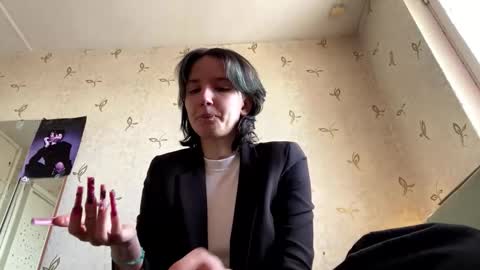 Snapshot of shauntedelisser chatting on February 16, 10:22 am Charlotte online show from February 16, 10:22 am