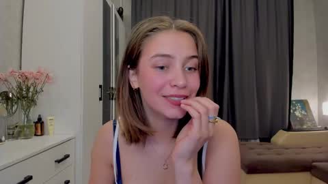 shawty__mariaa online show from September 16, 4:19 pm