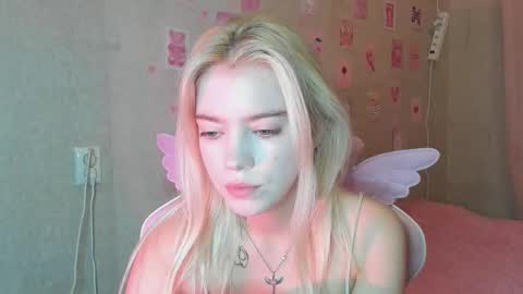 Lola online show from September 11, 5:35 pm