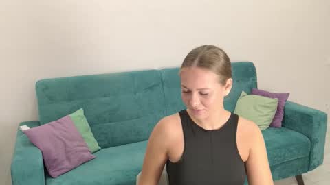 Snapshot of shawty_sue chatting on October 1, 11:33 pm Sue online show from October 1, 11:33 pm