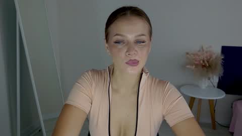 Snapshot of shawty_sue chatting on November 1, 11:34 am Sue online show from November 1, 11:34 am