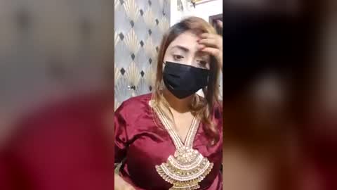 Snapshot of shayan402598 chatting on June 18, 7:40 pm shayan402598 online show from June 18, 7:40 pm