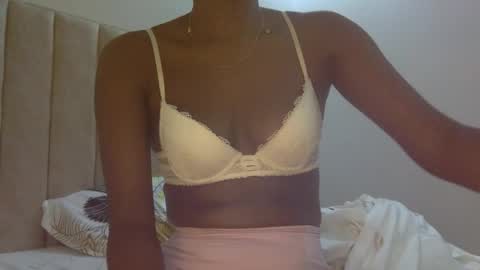 Shayla online show from November 18, 4:50 am