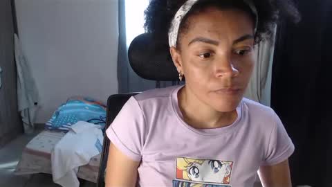 Snapshot of shayna_cute chatting on December 9, 6:35 pm Shayna online show from December 9, 6:35 pm