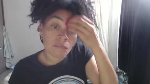 Snapshot of shayna_cute chatting on December 13, 5:10 pm Shayna online show from December 13, 5:10 pm