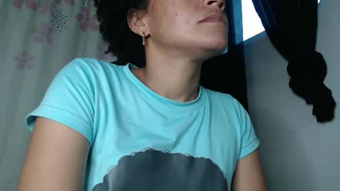 Snapshot of shayna_cute chatting on December 16, 10:45 pm Shayna online show from December 16, 10:45 pm