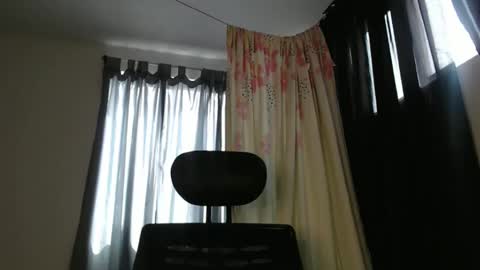 Snapshot of shayna_cute chatting on December 20, 5:08 pm Shayna online show from December 20, 5:08 pm