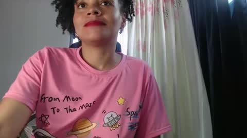 Snapshot of shayna_cute chatting on December 22, 5:21 pm Shayna online show from December 22, 5:21 pm