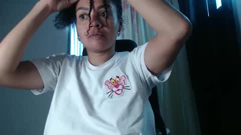 Snapshot of shayna_cute chatting on December 23, 2:17 pm Shayna online show from December 23, 2:17 pm