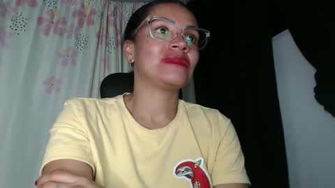 Snapshot of shayna_cute chatting on December 28, 4:30 am Shayna online show from December 28, 4:30 am