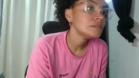 Snapshot of shayna_cute chatting on January 5, 1:58 pm Shayna online show from January 5, 1:58 pm
