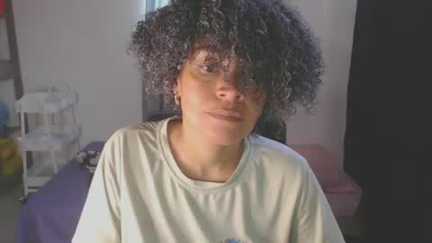 Snapshot of shayna_cute chatting on January 25, 7:18 pm Shayna online show from January 25, 7:18 pm