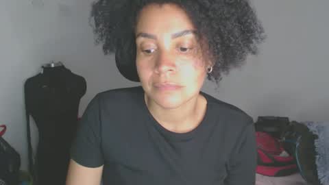 Shayna online show from December 2, 1:00 am