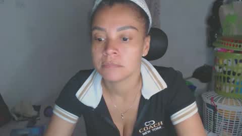 Shayna online show from May 17, 3:48 am