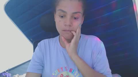 Shayna online show from May 25, 7:20 pm
