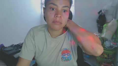 Shayna online show from May 26, 1:07 pm