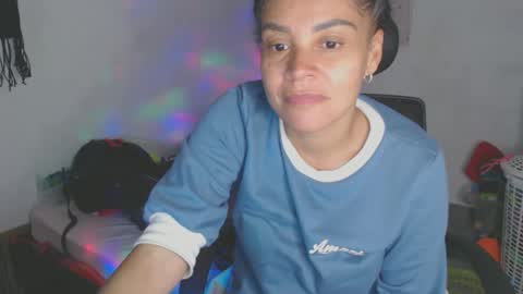 Shayna online show from June 8, 2:01 am