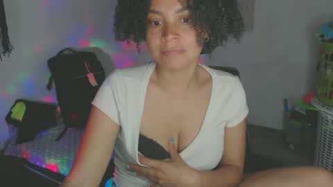 Shayna online show from June 12, 2:32 am