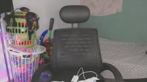 Shayna online show from July 3, 2:40 am