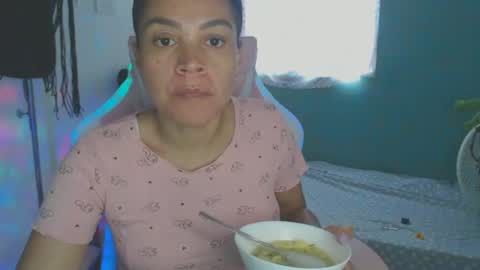Shayna online show from July 23, 9:35 pm