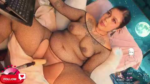 INDEPENDENT MODEL  ITS JUST YOU  ME online show from February 19, 5:49 am