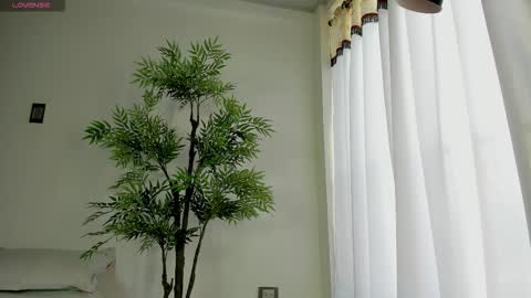 Snapshot of shazamairet chatting on December 17, 1:28 pm shazam online show from December 17, 1:28 pm