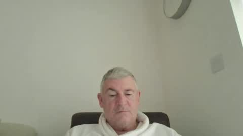 she52 online show from December 22, 9:06 am