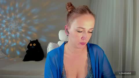 she_wolf1 online show from April 29, 2:21 pm