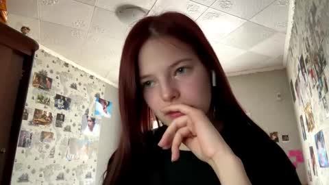 Snapshot of shebaaulder chatting on March 24, 5:23 am Emma online show from March 24, 5:23 am