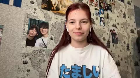 Snapshot of shebaaulder chatting on March 25, 6:30 am Emma online show from March 25, 6:30 am