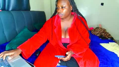 shee13 online show from October 26, 10:25 pm