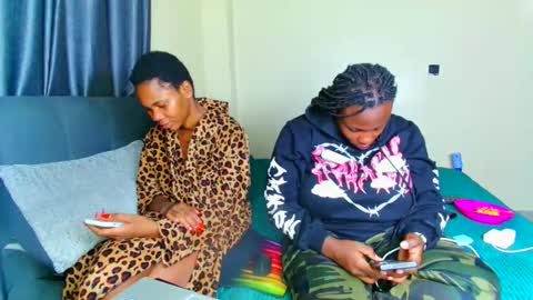 shee13 online show from February 4, 9:53 pm